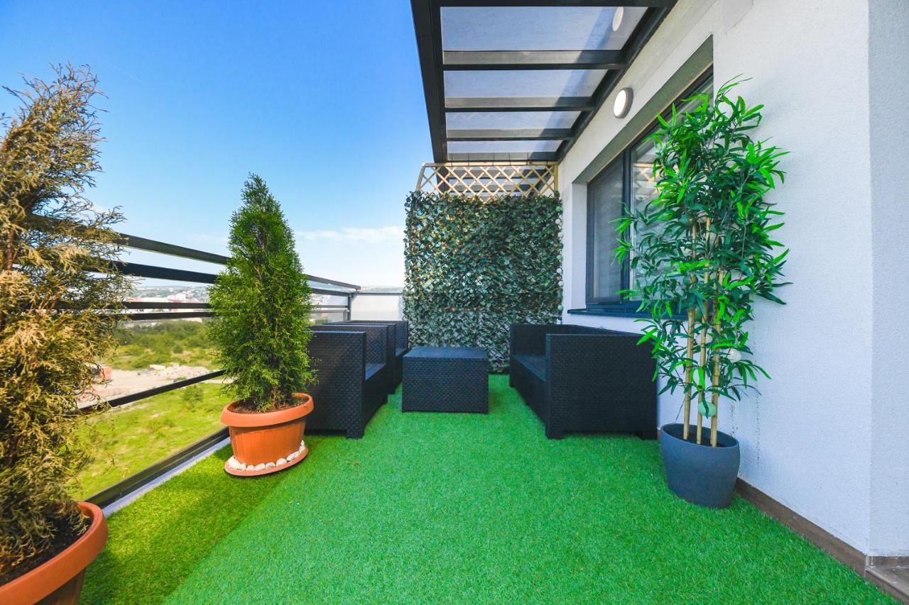 Panoramic Apartment With Terrace Cluj-Napoca Exteriör bild